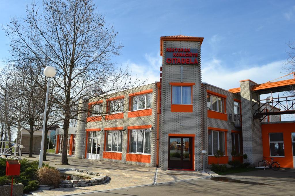 Motel Citadela 023 Зренянин Экстерьер фото